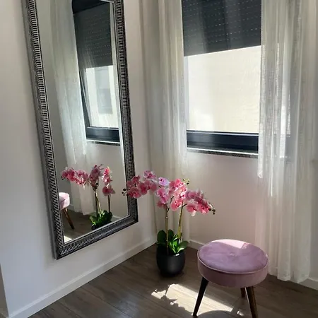 アパート Softic Amra ウマグ