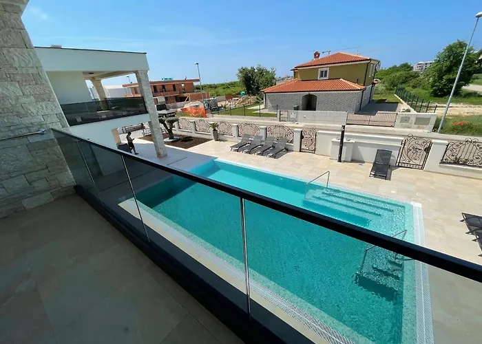 Softic Amra Appartement *